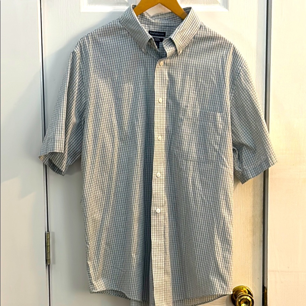 Croft and Barrow Men's Oxford Blue Checkered Shirt size Large (16-1/2 - 17 neck)